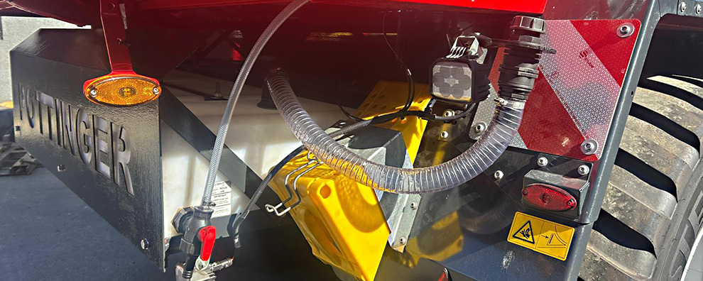 200 litre slimline uderslung tank with filler port