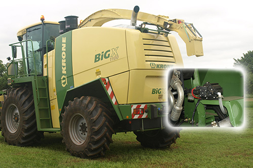 High volume diaphragm pump additive kit on a self proppelled forage havester